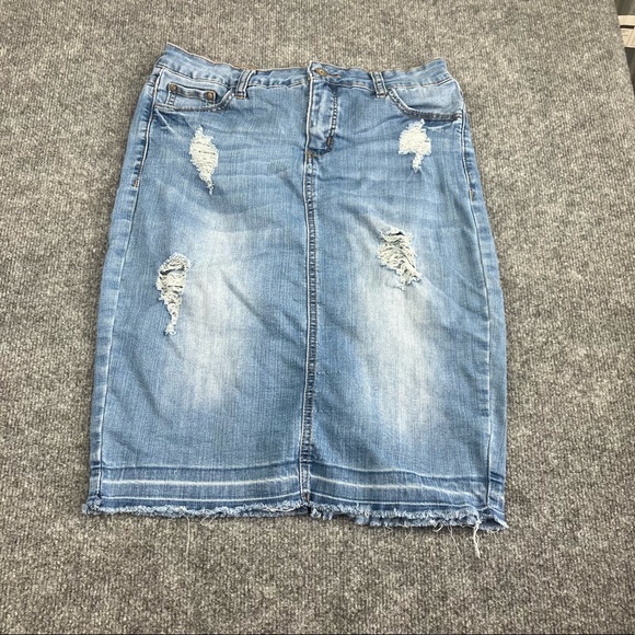 !it jeans Dresses & Skirts - !it Jean skirt size 4 light wash distressed